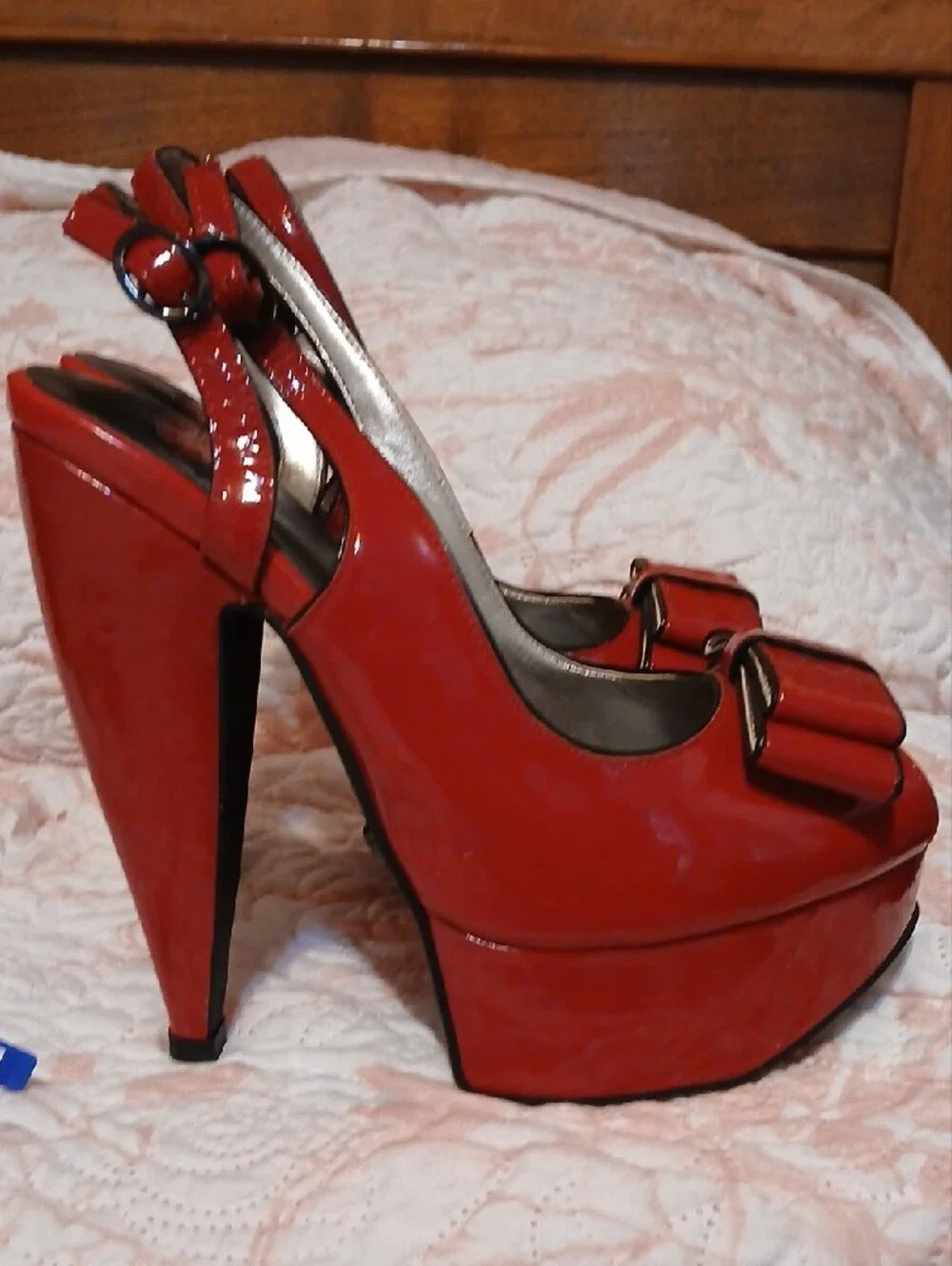 tuk shiny red
